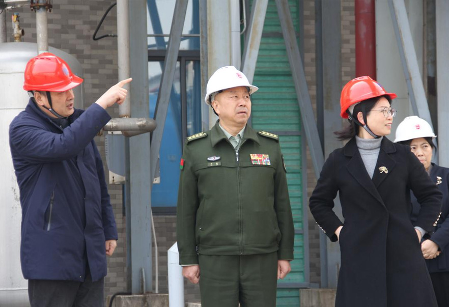 常州市委常委、常州军分区大校司令员廖鹏一行来电子游戏888集团网站调研公司党管武装相关工作